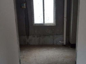 急售！花城家园电梯三房，南北通透，小区入口位置，电梯已安装